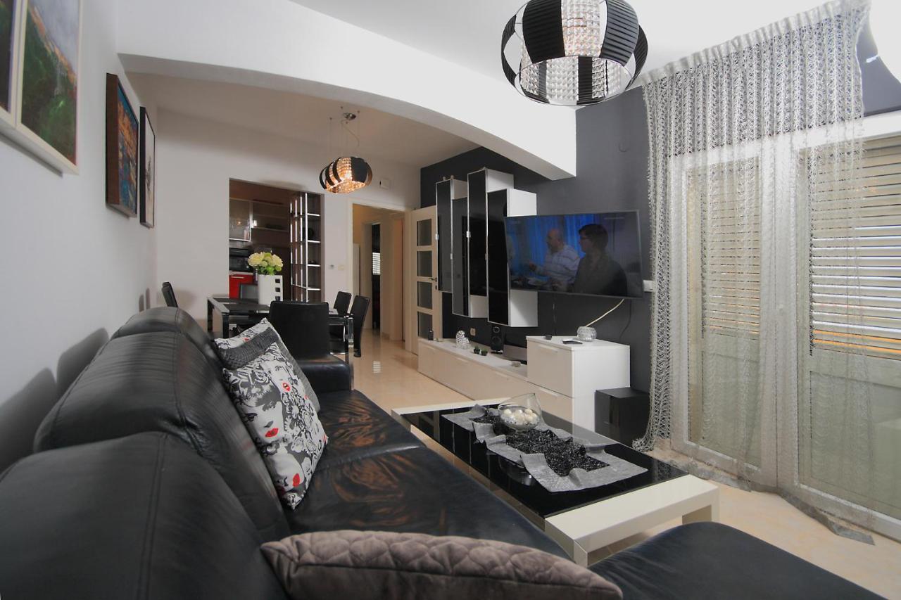 Lavanda Residence With Heated Pool Trogir Split Donji Okrug  المظهر الخارجي الصورة