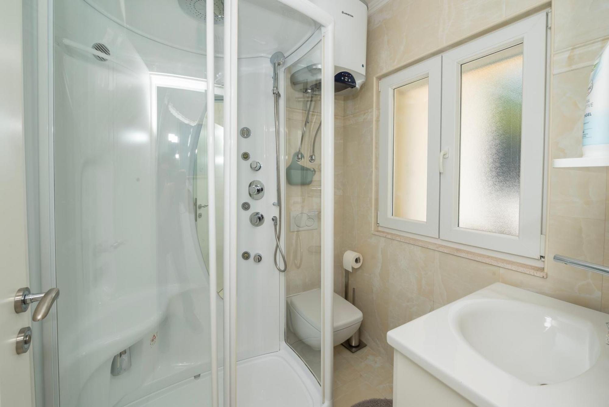 Lavanda Residence With Heated Pool Trogir Split Donji Okrug  المظهر الخارجي الصورة