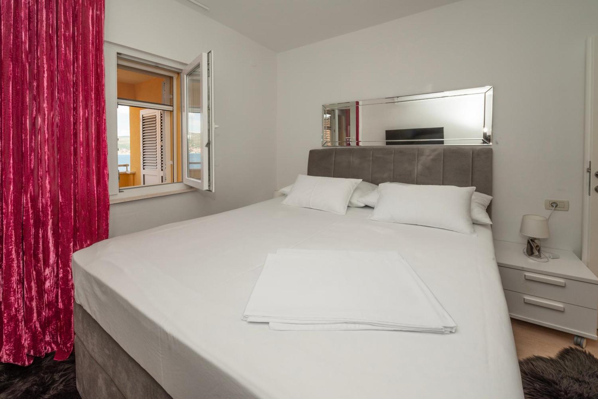 Lavanda Residence With Heated Pool Trogir Split Donji Okrug  المظهر الخارجي الصورة