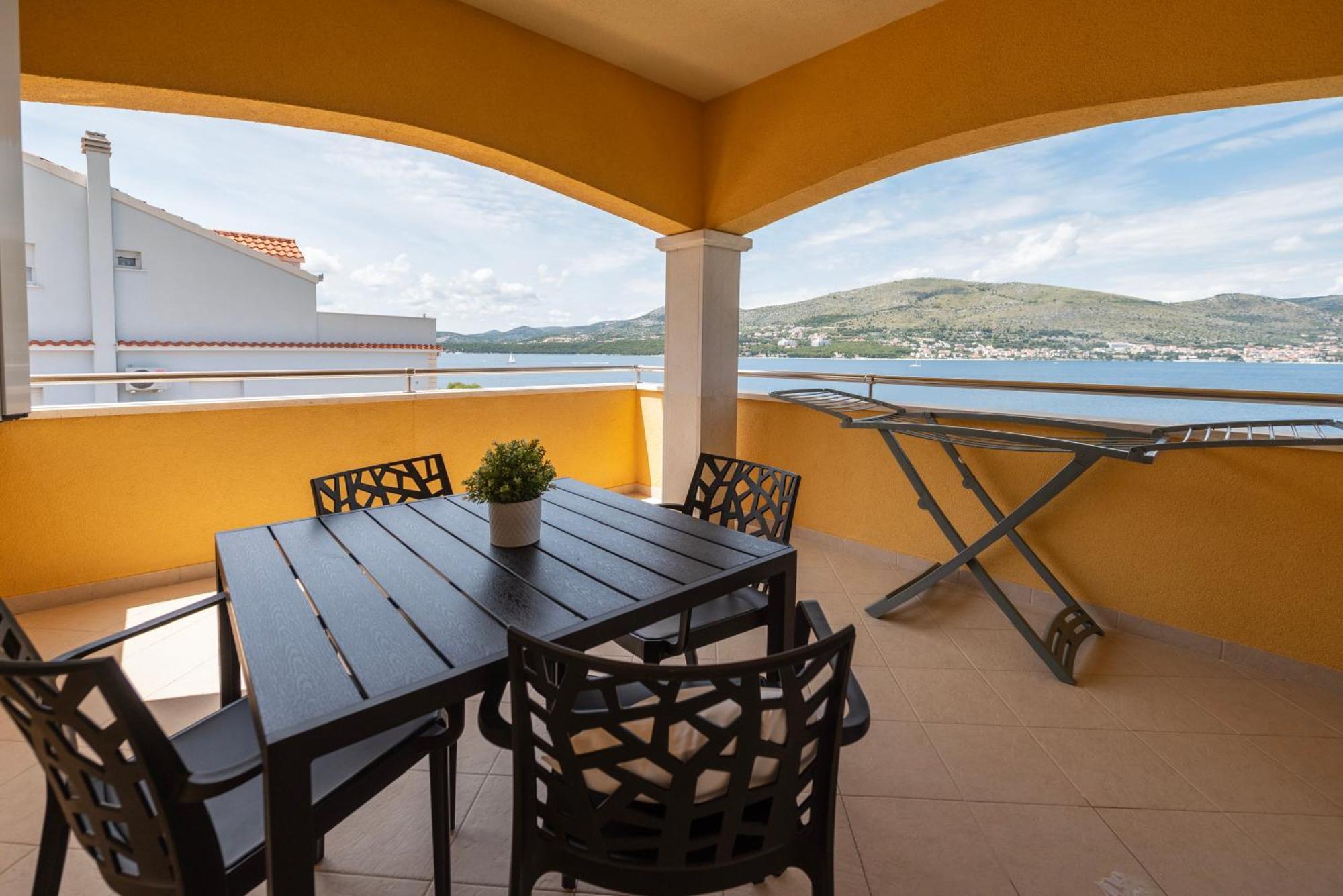 Lavanda Residence With Heated Pool Trogir Split Donji Okrug  المظهر الخارجي الصورة