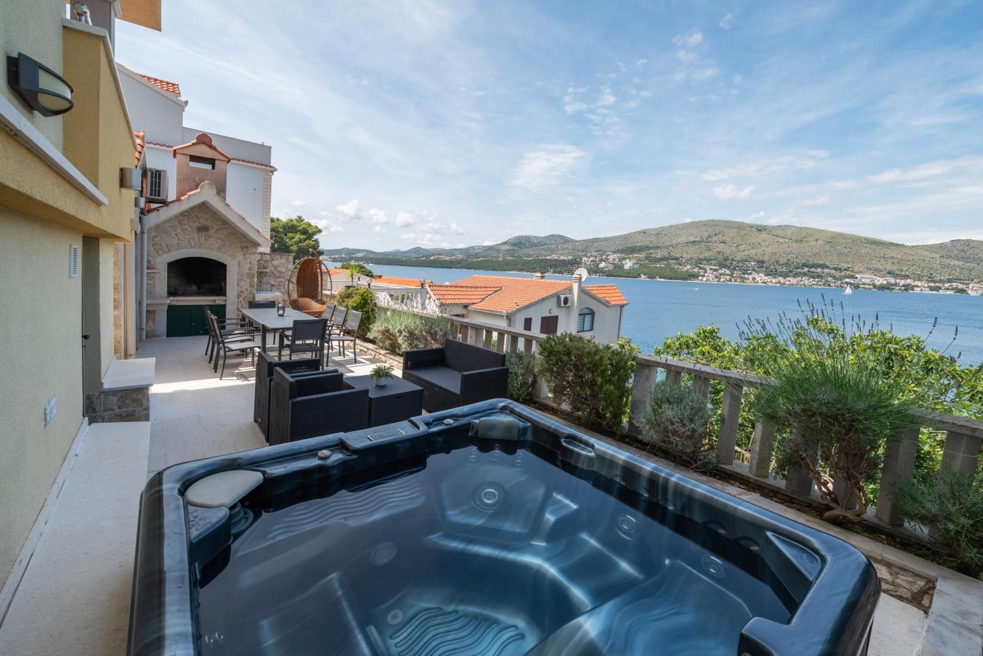 Lavanda Residence With Heated Pool Trogir Split Donji Okrug  المظهر الخارجي الصورة