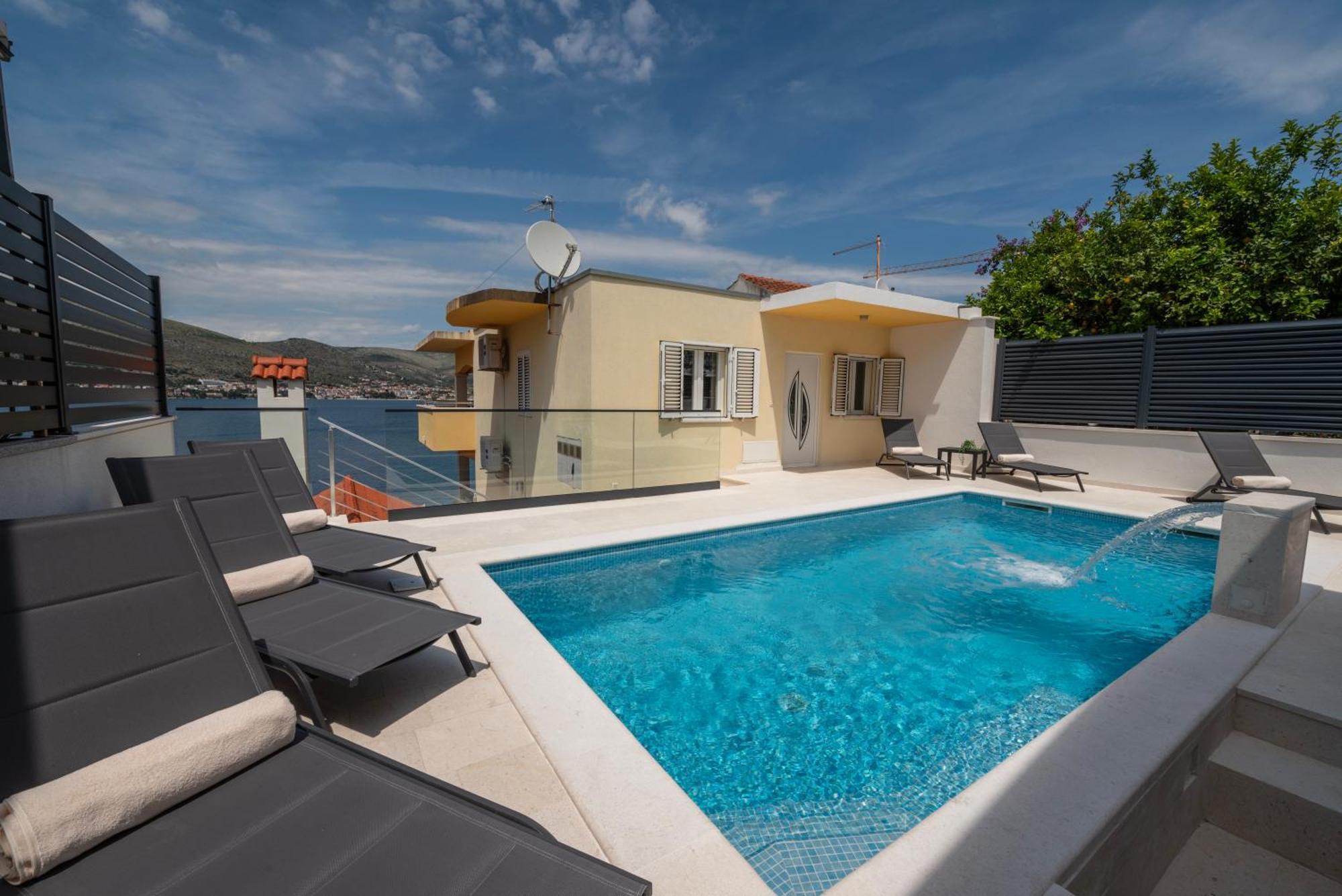 Lavanda Residence With Heated Pool Trogir Split Donji Okrug  المظهر الخارجي الصورة
